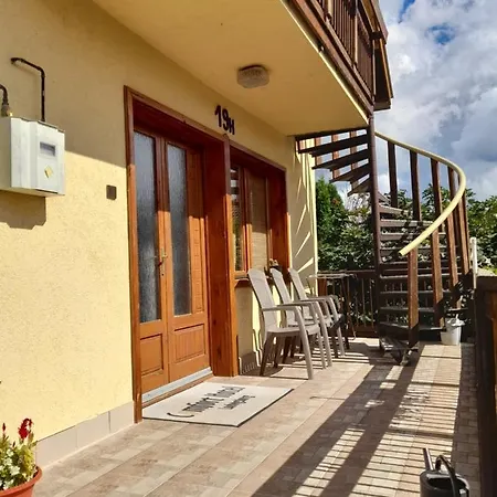 Harmonia Vendeghaz 100 Meterre Az Igali Gyogyfuerdotol Apartment Exterior foto