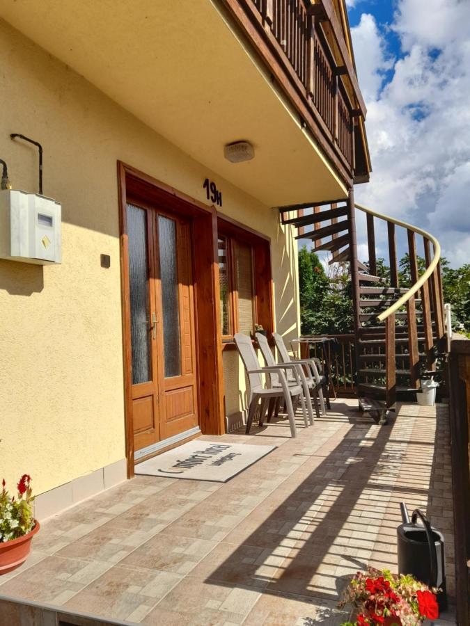 Harmonia Vendeghaz 100 Meterre Az Igali Gyogyfuerdotol Apartment