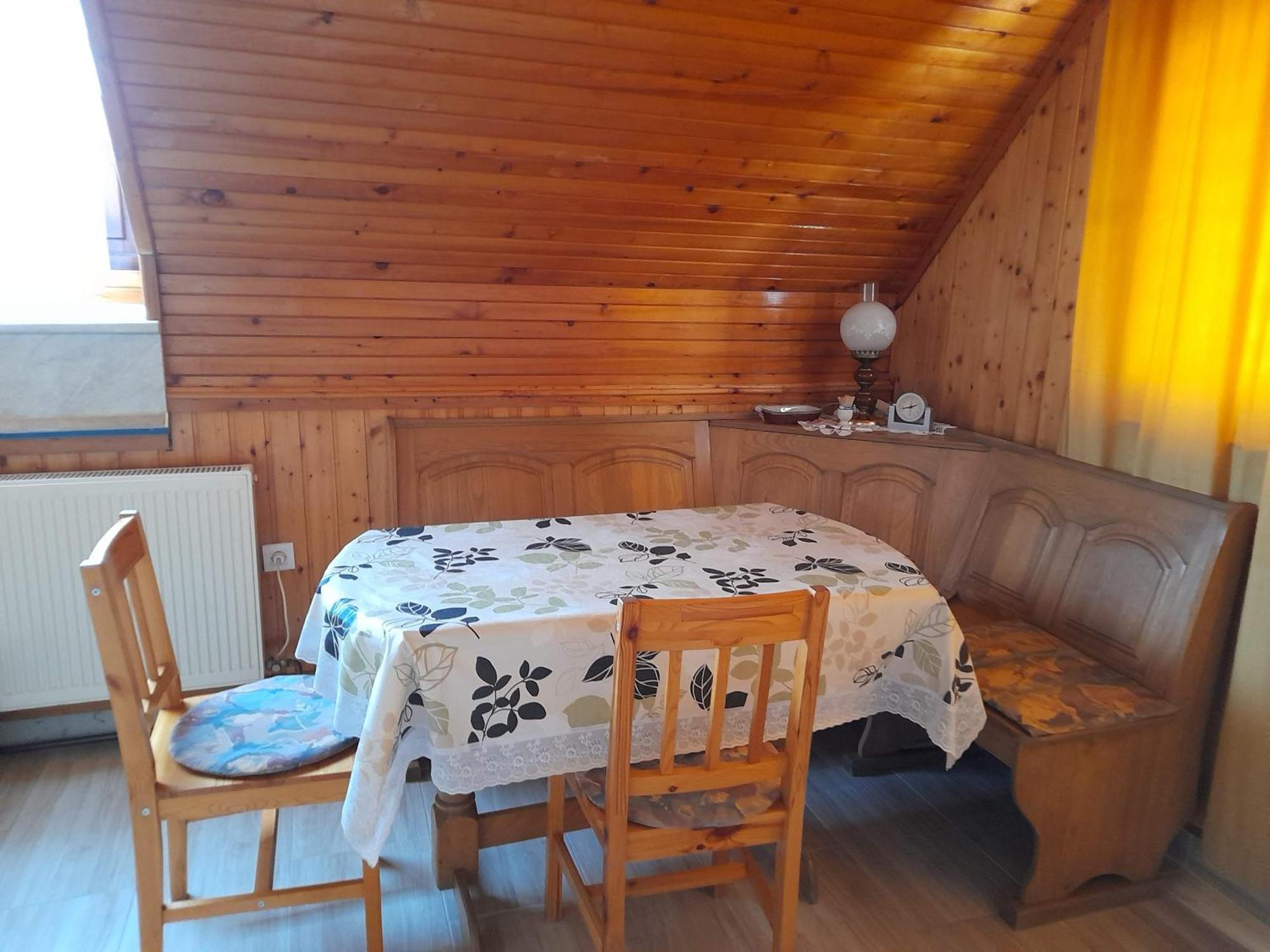 Harmonia Vendeghaz 100 Meterre Az Igali Gyogyfuerdotol *