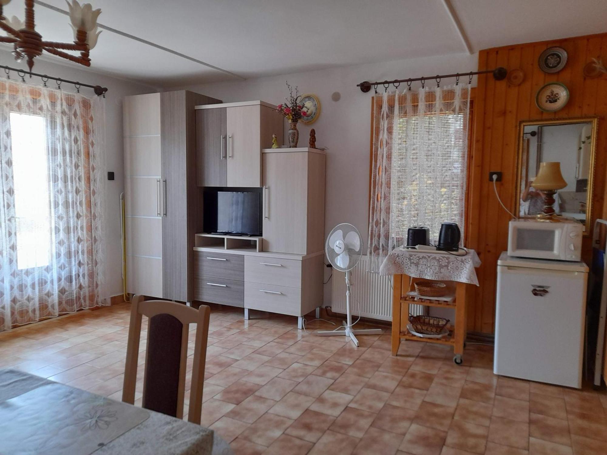 Apartment Harmonia Vendeghaz 100 Meterre Az Igali Gyogyfuerdotol