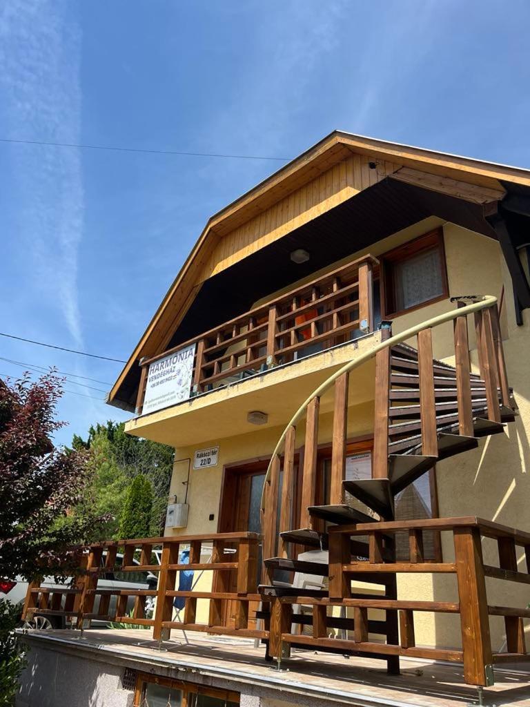 Harmonia Vendeghaz 100 Meterre Az Igali Gyogyfuerdotol Apartment